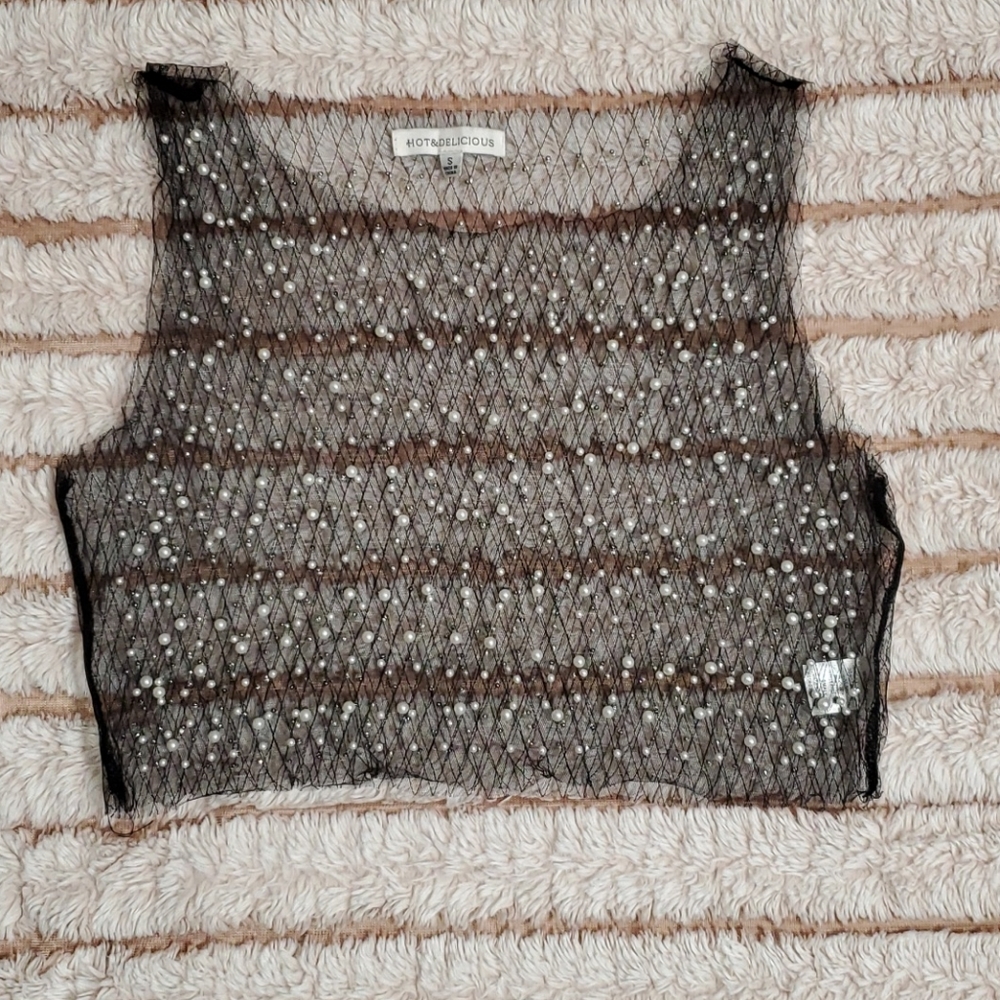 Mesh croptop with pearls